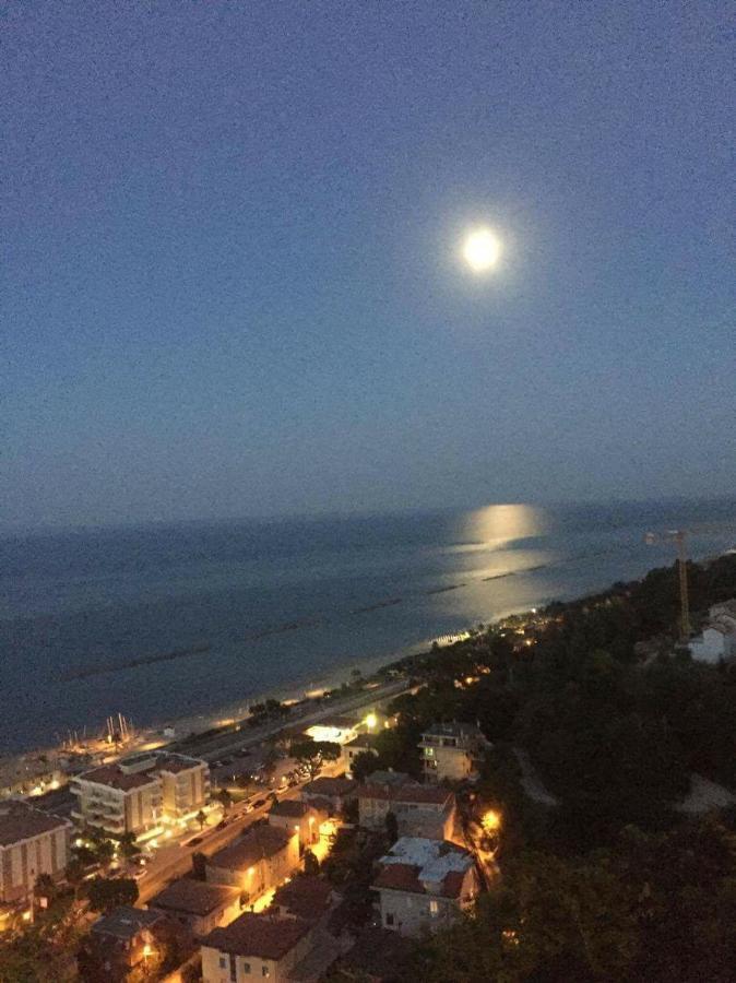 Castello - Solo Pernotto Hotell Cupra Marittima Exteriör bild