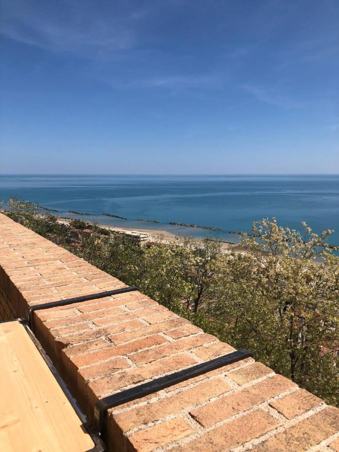 Castello - Solo Pernotto Hotell Cupra Marittima Exteriör bild